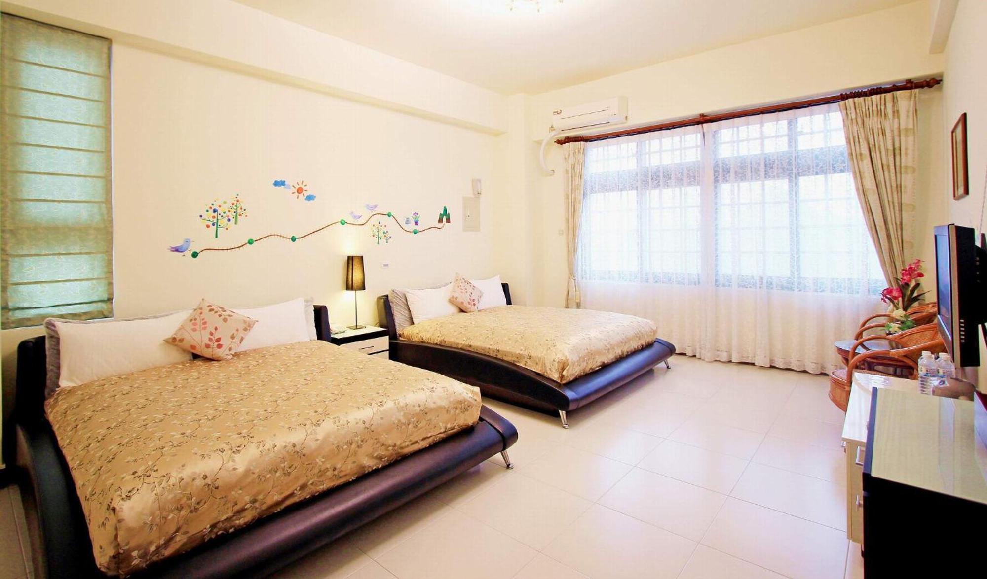 مدينة هوالين Green Window Homestay綠窗小築天安居民宿 المظهر الخارجي الصورة